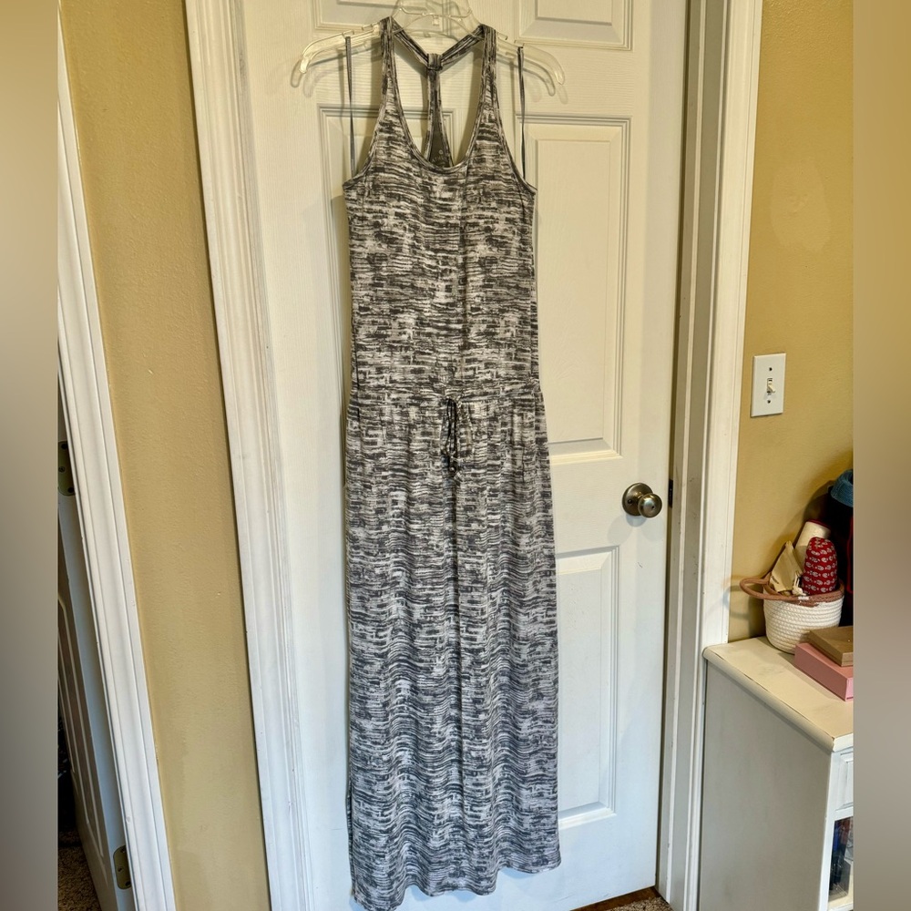 Athleta Dress ~NWOT~ Size S. Grey & white heather.